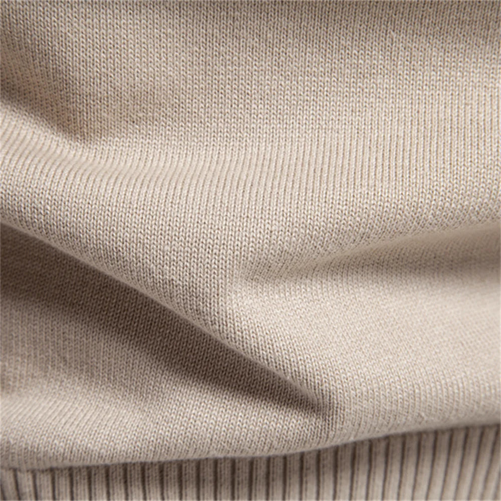 V-Ausschnitt-Pullover